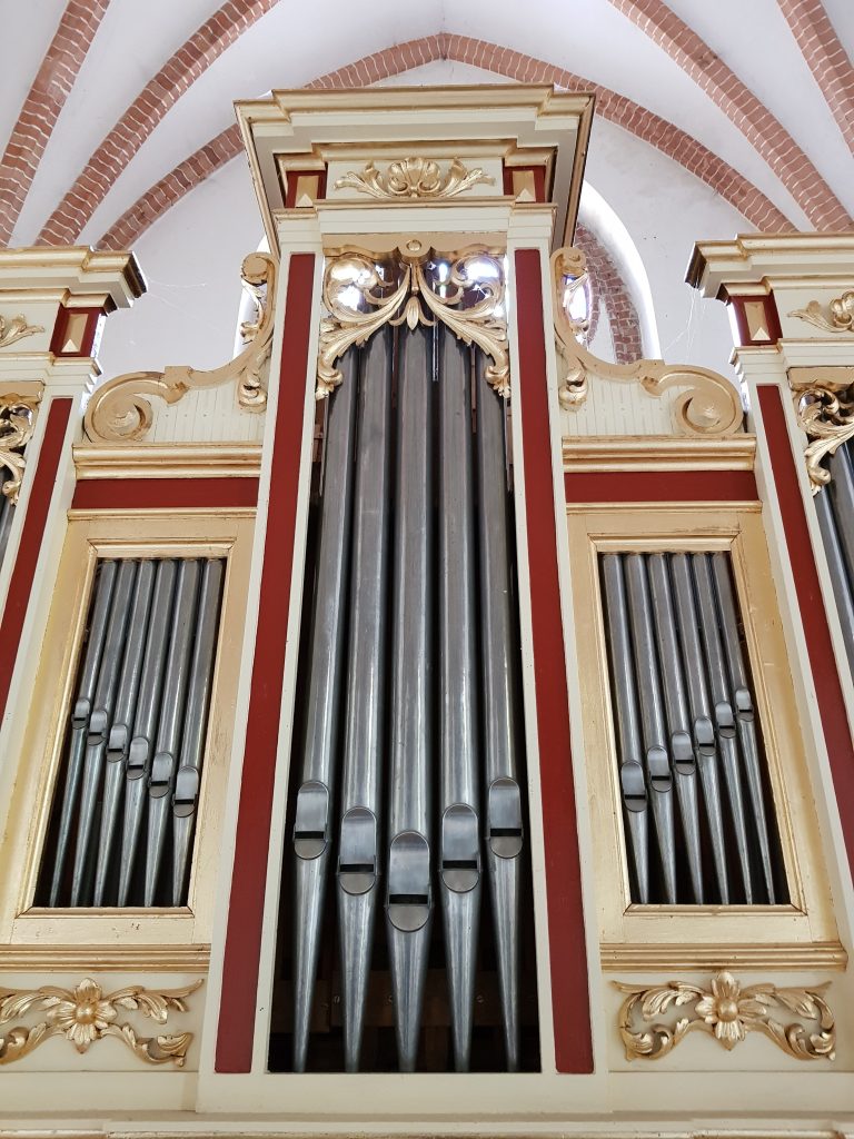 Zabytkowe organy w Sanktuarium Matki Boskiej Popowskiej - występ na ślubie kwartetu Dobry Ton